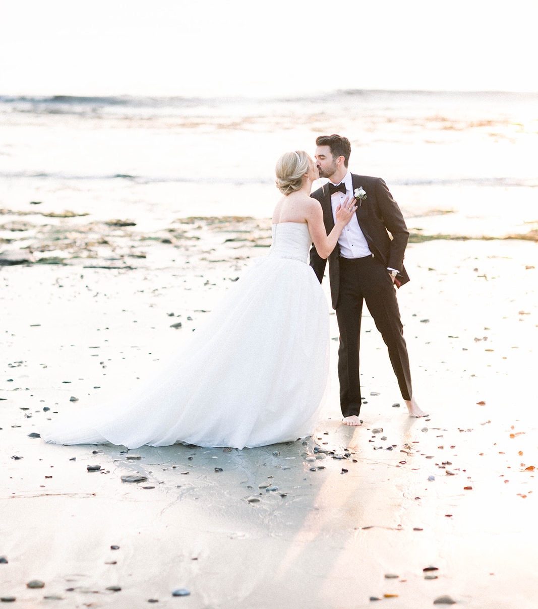 elegant beach wedding by Flowers by Denise at The Cliffs Resort in Pismo Beach